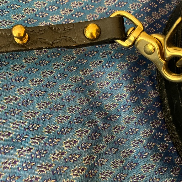 Mary Alice Palmer design handcrafted tooled leather round bag in black - Picture 5 of 14